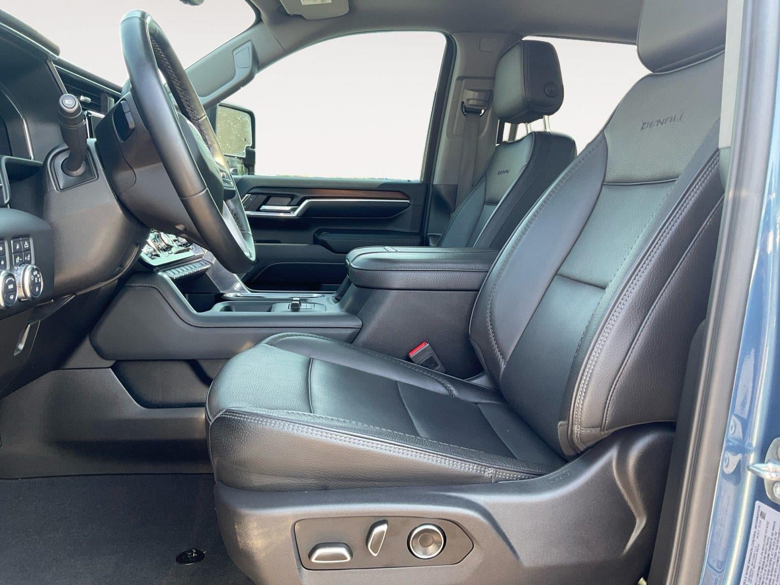 Used 2024 GMC Sierra 2500 Denali w/ Denali Reserve Package AWD/4WD image 9