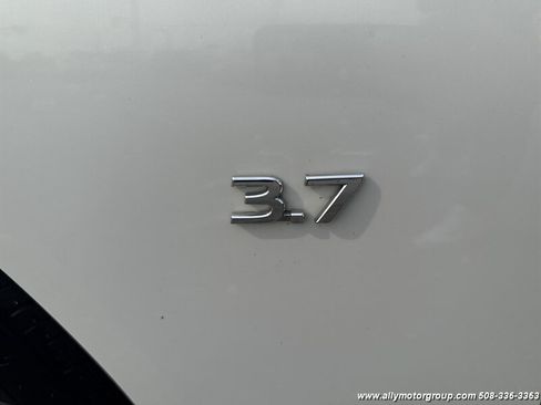 Used 2015 INFINITI Q50 Premium w/ All Weather Package AWD/4WD image 9