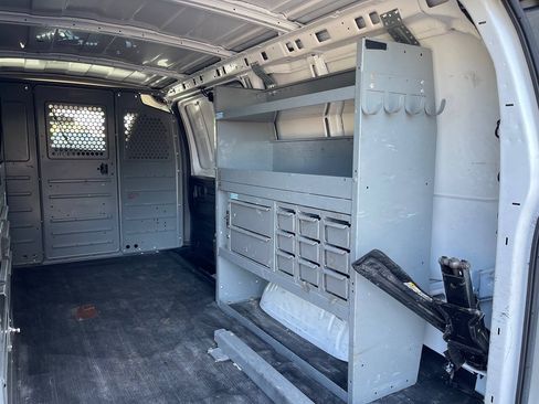 Used 2014 Chevrolet Express 1500 RWD image 22