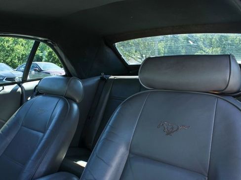 Used 2004 Ford Mustang Convertible RWD image 13