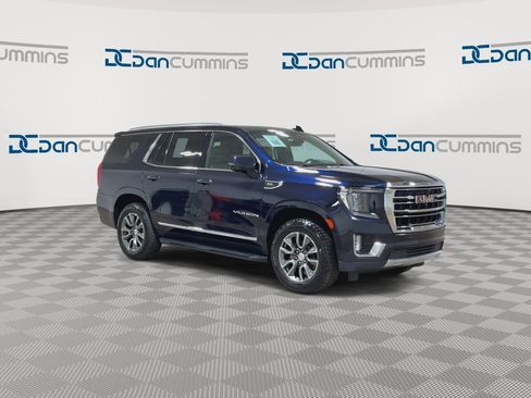 Used 2021 GMC Yukon SLT w/ SLT Premium Package AWD/4WD image 2
