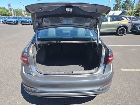 Used 2024 Volkswagen Jetta SE FWD image 12