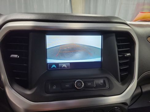 Used 2019 GMC Acadia SLE image 17