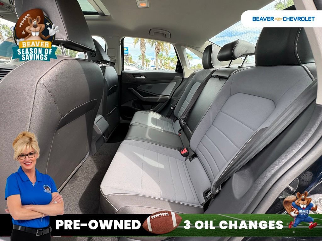 Used 2025 Volkswagen Jetta SE FWD image 14