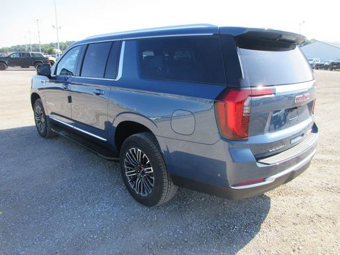 New 2026 GMC Yukon XL Elevation w/ Elevation Premium Package AWD/4WD image 6