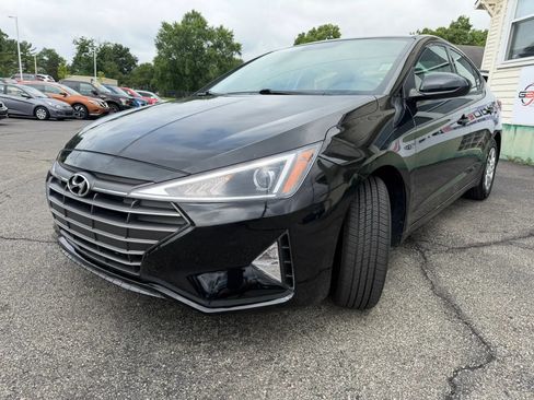 Used 2019 Hyundai Elantra SE FWD image 9