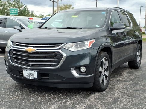 Used 2021 Chevrolet Traverse LT w/ LT Premium Package AWD/4WD image 3