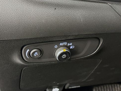 Used 2025 Buick Encore GX Preferred image 17