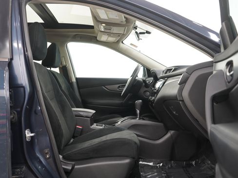 Used 2016 Nissan Rogue SV w/ SV Moonroof Package AWD/4WD image 12