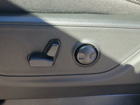 New 2026 RAM 1500 4x4 Crew Cab image 23