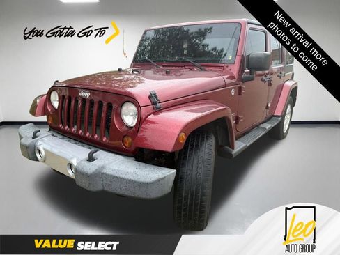 Used 2012 Jeep Wrangler Unlimited Sahara w/ Connectivity Group AWD/4WD image 1
