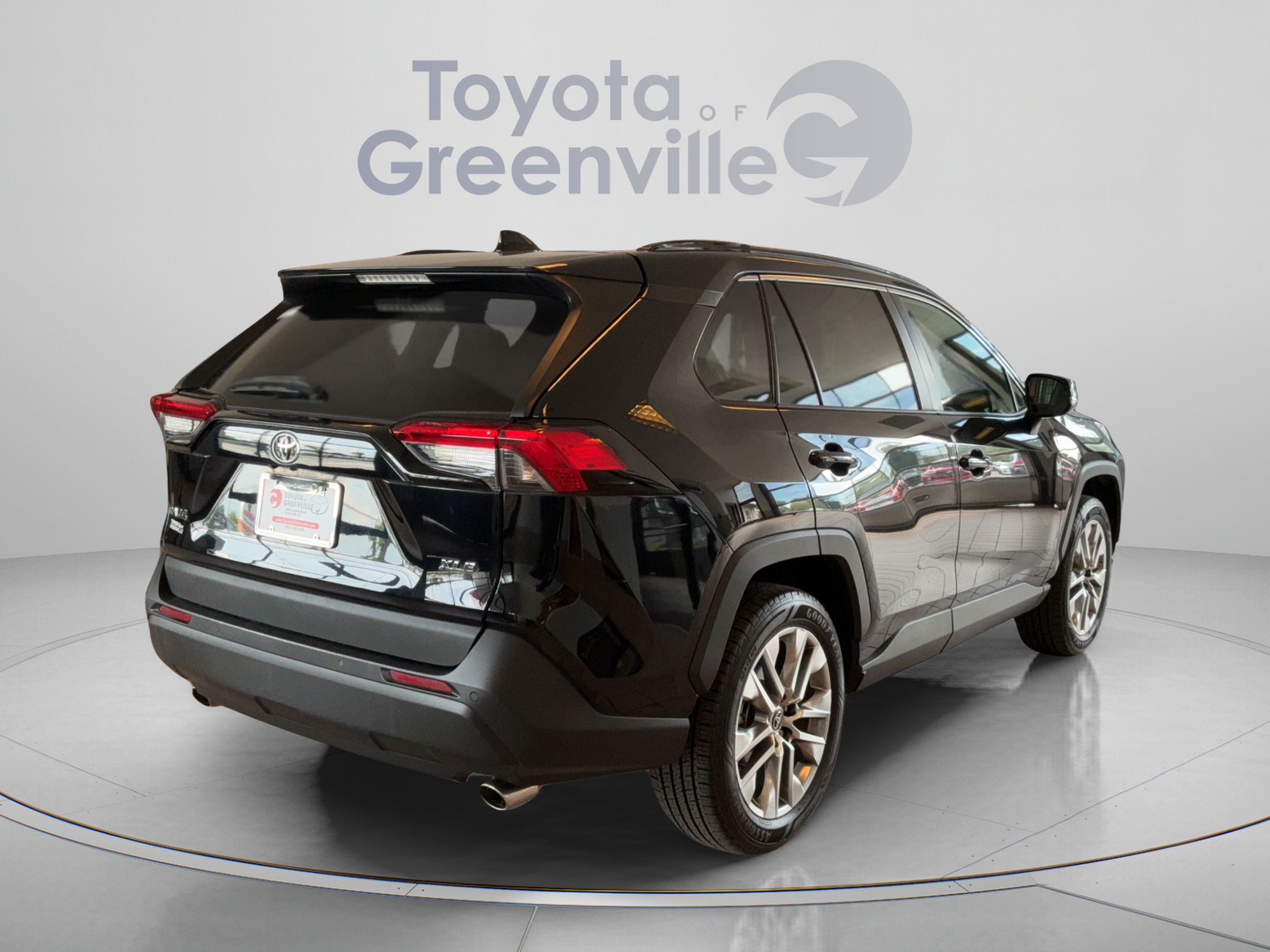 Used 2019 Toyota RAV4 XLE Premium w/ Advanced Technology Package FWD image 6