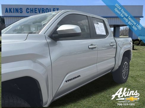 Used 2024 Toyota Tacoma TRD Sport RWD image 11