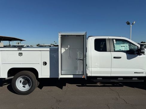 New 2026 Ford F550 4x4 SuperCab Super Duty image 7