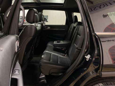 Used 2022 Jeep Grand Cherokee Limited image 24