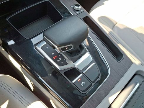 Certified 2021 Audi Q5 Premium AWD/4WD image 18