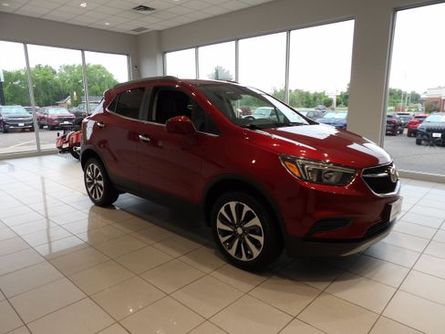 Used 2022 Buick Encore Preferred w/ Safety Package AWD/4WD image 3