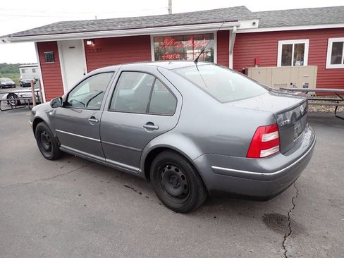 Used 2005 Volkswagen Jetta GL FWD image 4