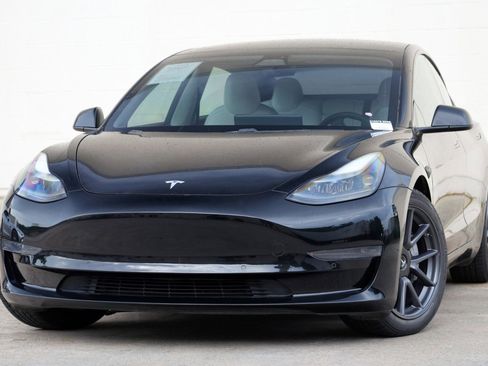 Used 2021 Tesla Model 3 Standard Range Plus RWD image 3