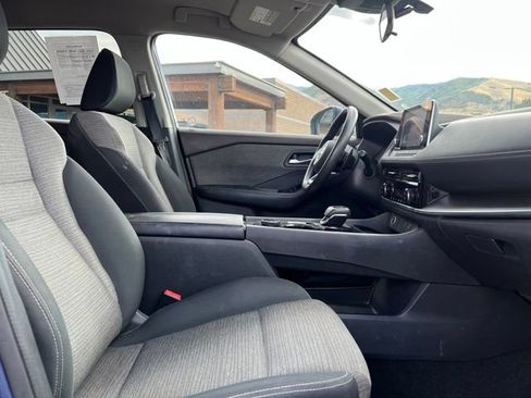 Used 2022 Nissan Rogue SV AWD/4WD image 19