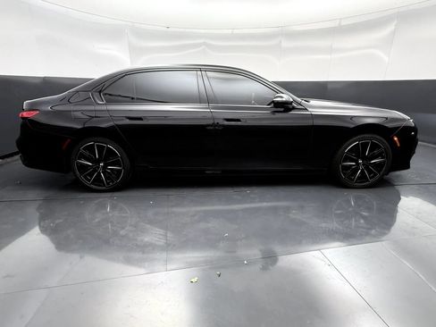 Used 2023 BMW 760i xDrive AWD/4WD image 7