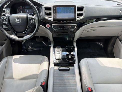 Used 2017 Honda Pilot Touring image 15