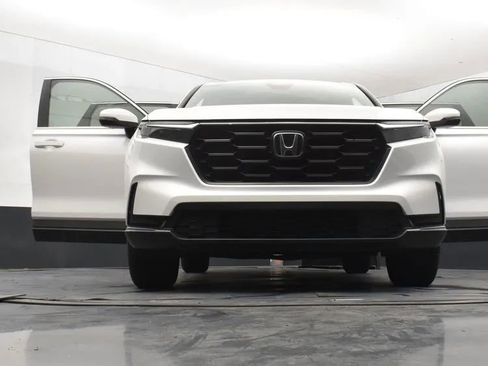 Used 2024 Honda CR-V LX image 11