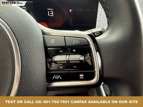 Used 2025 Kia Carnival image 18