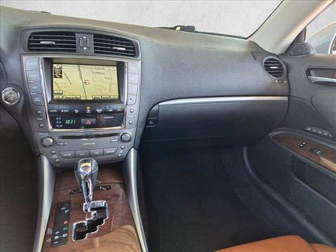 Used 2011 Lexus IS 250C w/ Luxury Pkg RWD image 12