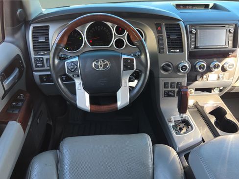 Used 2017 Toyota Sequoia Platinum image 12