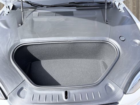 Used 2025 Tesla Model S image 20