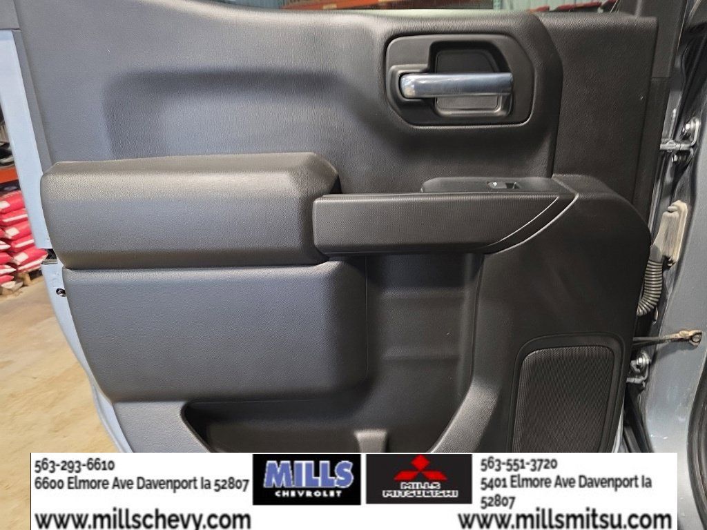 Used 2023 Chevrolet Silverado 1500 Custom AWD/4WD image 17