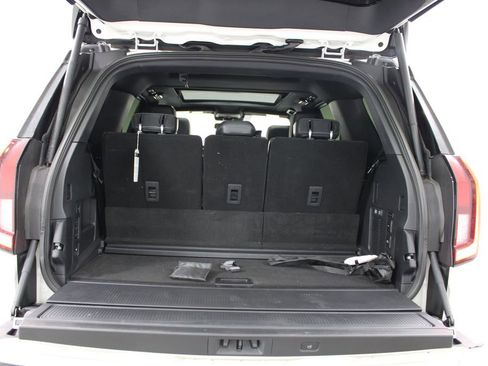 Used 2025 Ford Expedition Platinum w/ Stealth Appearance Package image 14