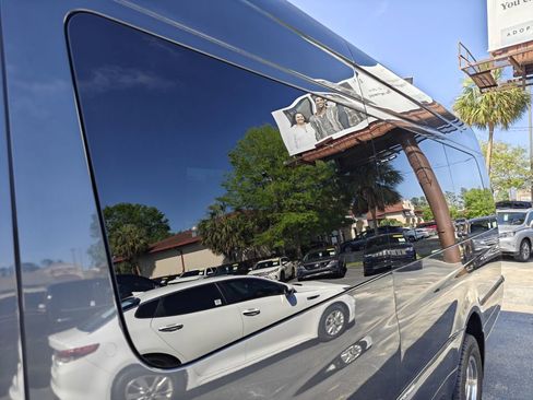 Used 2022 Mercedes-Benz Sprinter 3500 image 17