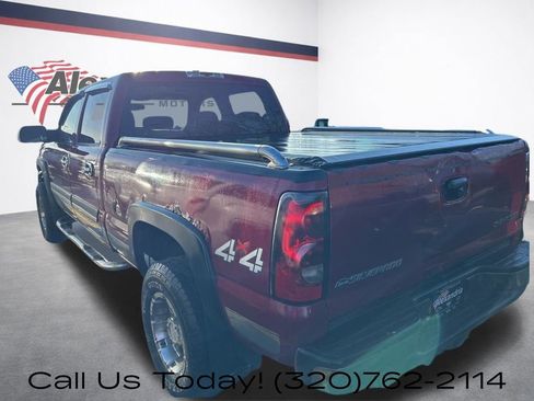 Used 2005 Chevrolet Silverado 2500 LS w/ Heavy-Duty Power Package image 6