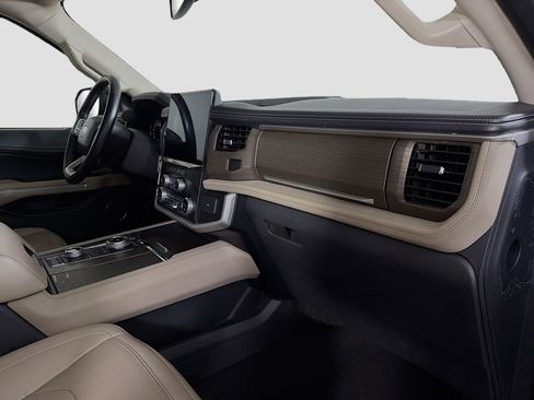 Used 2024 Ford Expedition Max Limited image 35