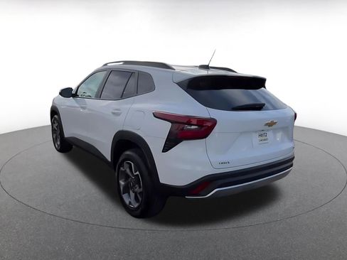 Used 2025 Chevrolet Trax LT image 11