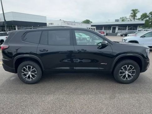 New 2026 GMC Acadia AT4 w/ Luxury Package AWD/4WD image 9