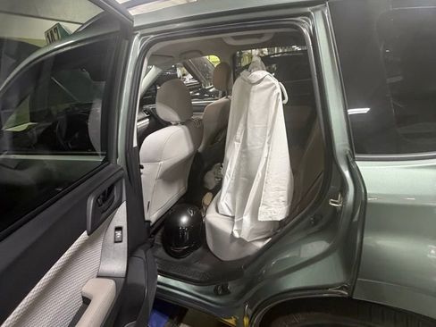 Used 2018 Subaru Forester 2.5i w/ Alloy Wheel Package image 4