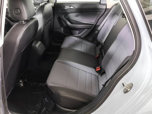 Used 2026 Volkswagen Jetta SE FWD image 33