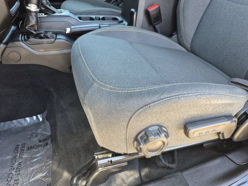 Used 2024 Jeep Wrangler Unlimited Sahara AWD/4WD image 12