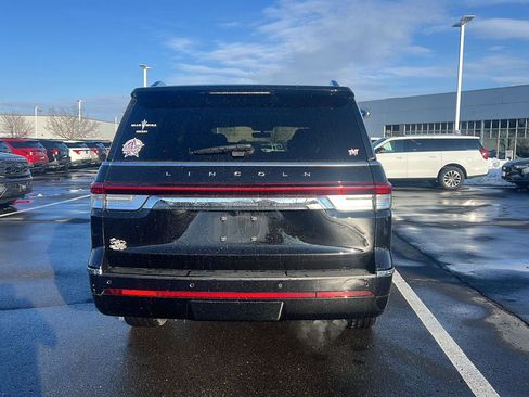 Used 2023 Lincoln Navigator L Reserve image 8