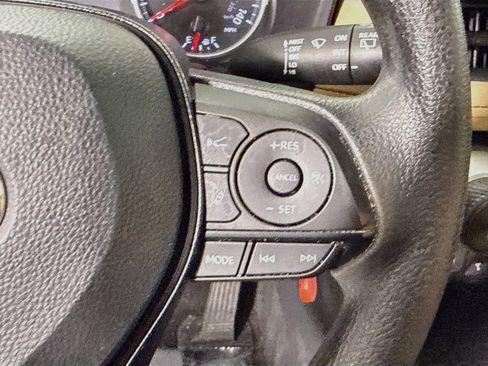 Used 2021 Toyota RAV4 LE FWD image 15
