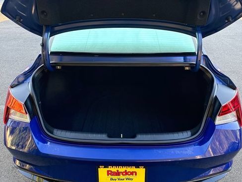 Used 2023 Hyundai Elantra Limited w/ Winter Weather Package FWD image 12
