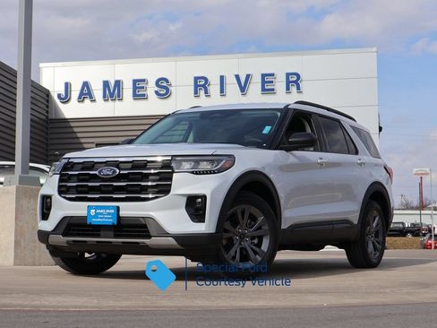 New 2026 Ford Explorer Active w/ Active Comfort Package AWD/4WD image 1