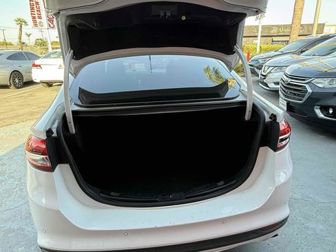 Used 2018 Ford Fusion SE w/ Fusion SE Technology Package FWD image 59