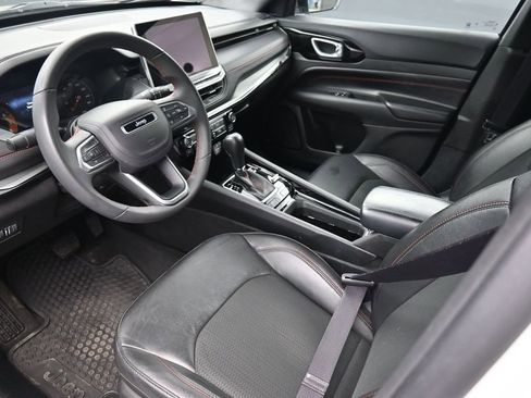 Used 2025 Jeep Compass Trailhawk w/ Trailer Tow Group AWD/4WD image 22