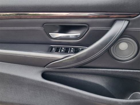 Used 2020 BMW M4 Convertible image 14