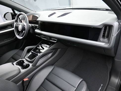 New 2026 Porsche Cayenne AWD/4WD image 31