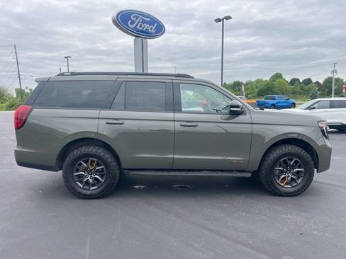 Used 2025 Ford Expedition Tremor AWD/4WD image 8